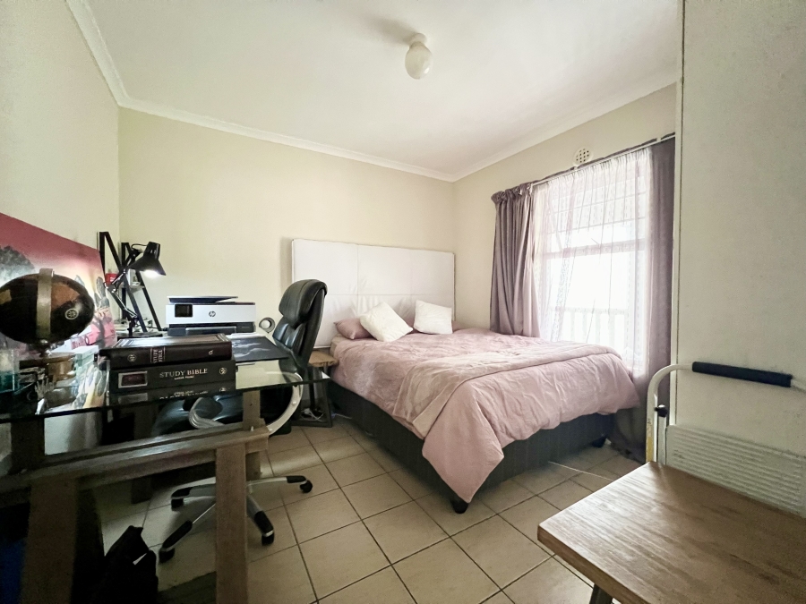2 Bedroom Property for Sale in Parklands East Western Cape